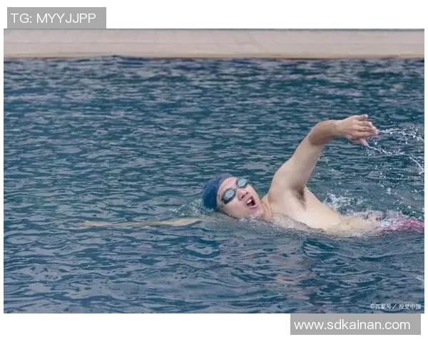 自由泳初学者快速入门技巧与常见问题解析帮助你轻松掌握游泳技巧